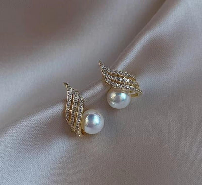 Pearl Stud Earrings Gold Tone Lightweight for Women