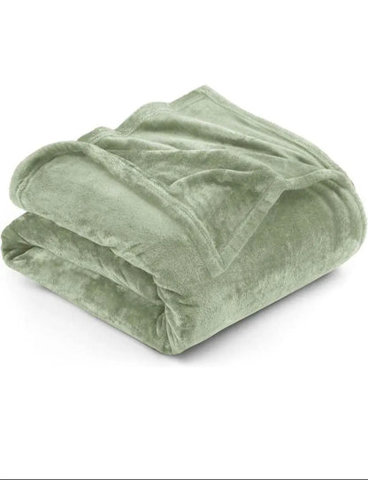 Green Velvet Fleece Double Bedsheet Set 3 Pcs