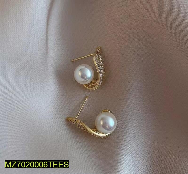 Pearl Stud Earrings Gold Tone Lightweight for Women