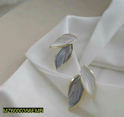 Leaf Earrings Gold Tone Marbled Finish Lightweight Daily Wear